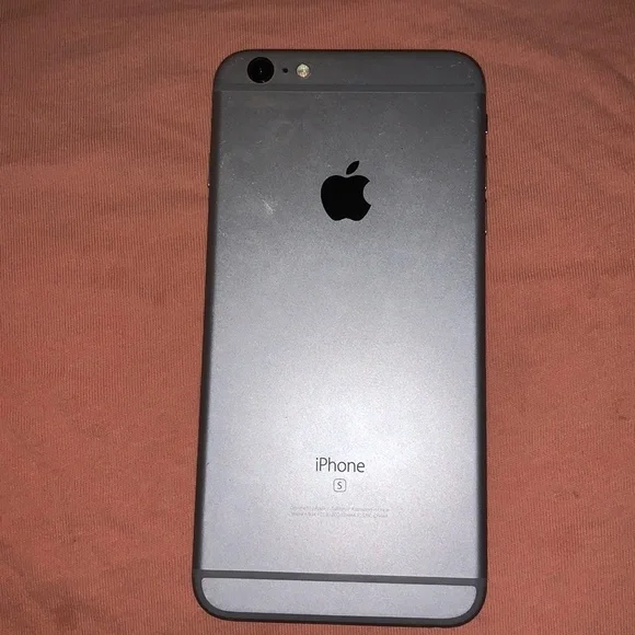 iPhone 6s PLUS Comes with a marble case with a pop socket